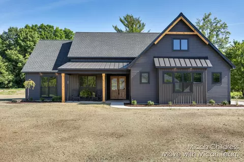 5269 Dio Dr NE, Cedar Springs, MI 49319