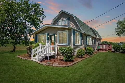 3820 Kelly Rd, La Salle, MI 48145