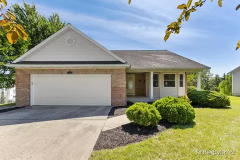 2152 Shiloh Hills Dr SE, Grand Rapids, MI 49546