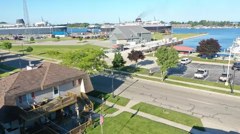 110 W Melendy St, Ludington, MI 49431