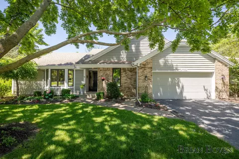 5129 N Quail Crest Dr SE, Grand Rapids, MI 49546