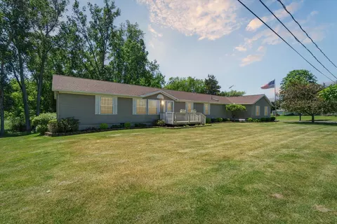 7596 Eldred Rd, Crystal, MI 48818