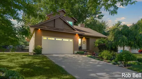 3042 Chaminade Ct SW, Grandville, MI 49418