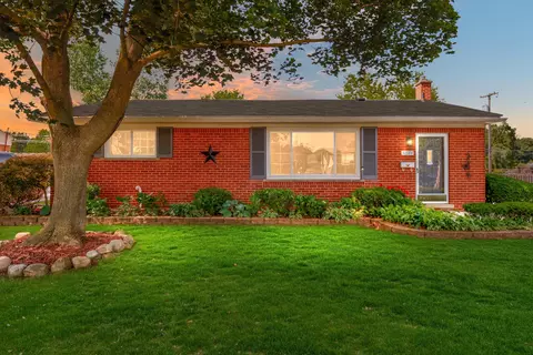 31644 Fairfax St, Livonia, MI 48152