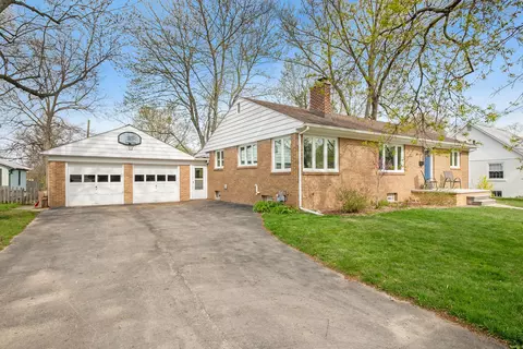 730 Taylor St, Chelsea, MI 48118
