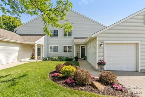 156 Hunters Ln NE, Rockford, MI 49341
