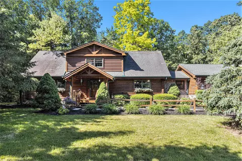 8021 Poplar Dr, Dexter, MI 48130