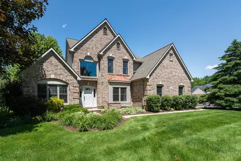 21511 Winding Creek Dr, South Lyon, MI 48178
