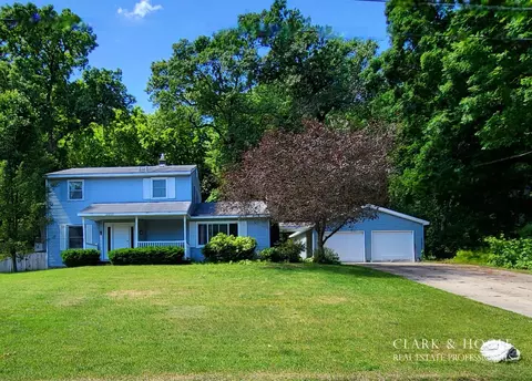 2692 Wabash Dr NE, Grand Rapids, MI 49525