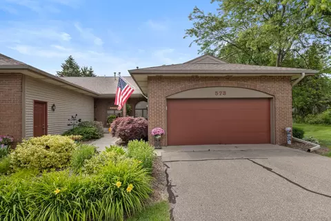 573 Spring Ln, Holland, MI 49423