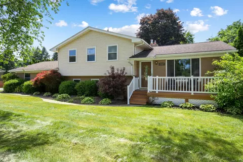 2152 Keylon Dr, West Bloomfield, MI 48324