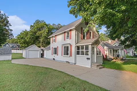 834 Conger St, South Haven, MI 49090