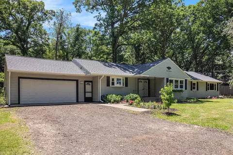 6261 Horton Rd, Jackson, MI 49201