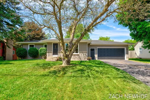 411 Charles St, Middleville, MI 49333
