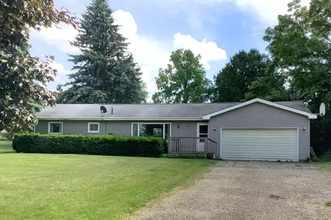 2980 Deaner Rd NE, Edmore, MI 48829