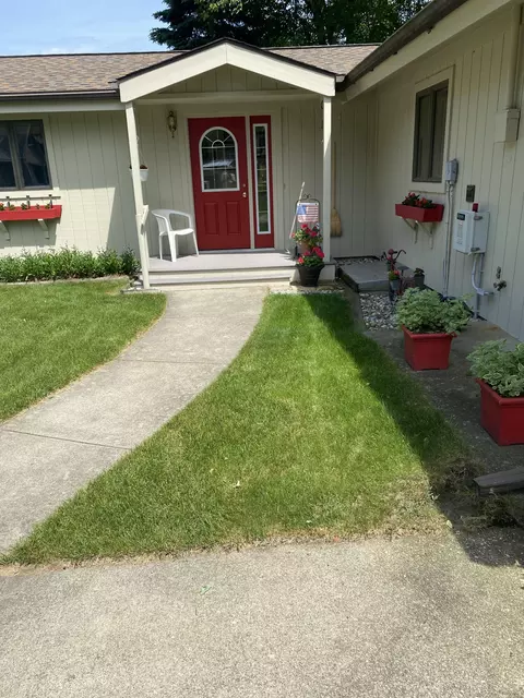 1114 W Cottage Lane Dr, Newaygo, MI 49337