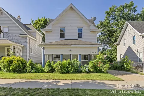 442 Spencer St NE, Grand Rapids, MI 49505