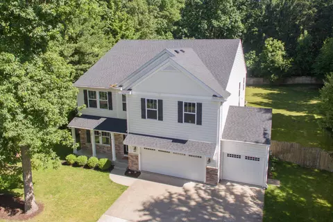 9268 Stratford Woods Trl, Kalamazoo, MI 49009