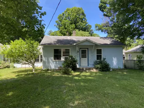 8 Oliver St, Bangor, MI 49013