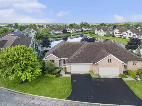 1652 Stonegate Dr, Hudsonville, MI 49426