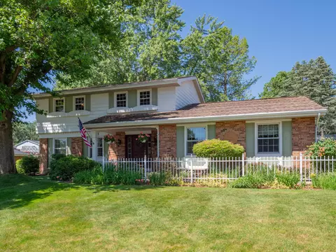 7602 Sandyridge St, Portage, MI 49024