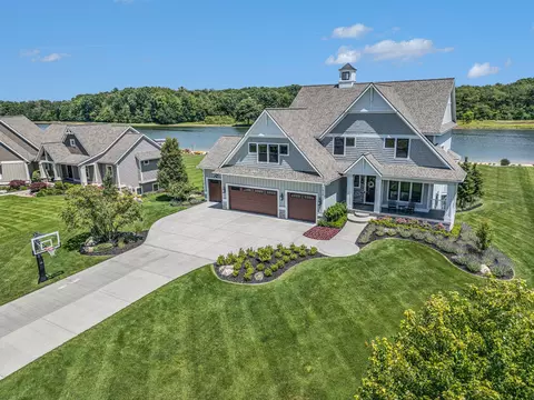 7930 Summerwood Ct, Hudsonville, MI 49426