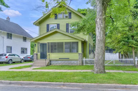 1006 Third St, Jackson, MI 49203 photo 2
