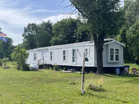 4955 N Grow, Stanton, MI 48888