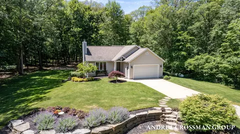 12517 124th Ave, Grand Haven, MI 49417