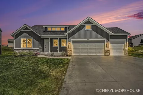 5919 Glencroft Ct SE, Caledonia, MI 49316