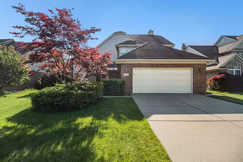 16839 Silverado Dr, Southgate, MI 48195