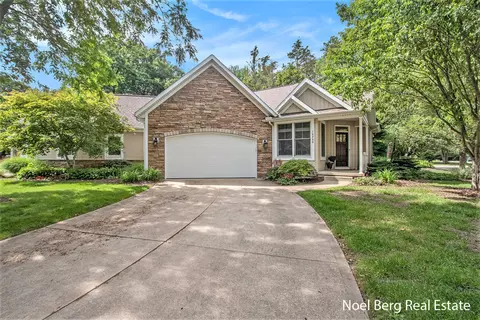 16480 Springvale Ct #55, Spring Lake, MI 49456