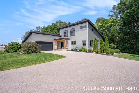 6630 72nd Ave, Hudsonville, MI 49426