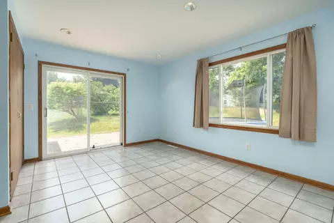 411 N 28th St, Springfield, MI 49037 photo 9