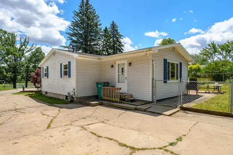 411 N 28th St, Springfield, MI 49037 photo 31