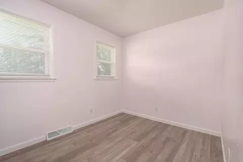411 N 28th St, Springfield, MI 49037 photo 16