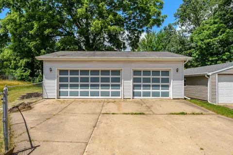 411 N 28th St, Springfield, MI 49037 photo 30