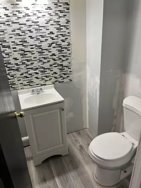 16034 Harrison St, Romulus, MI 48174 photo 9