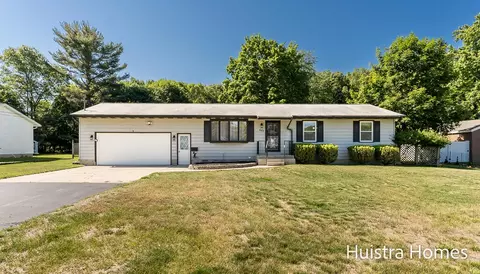 643 W Hile Rd, Norton Shores, MI 49441