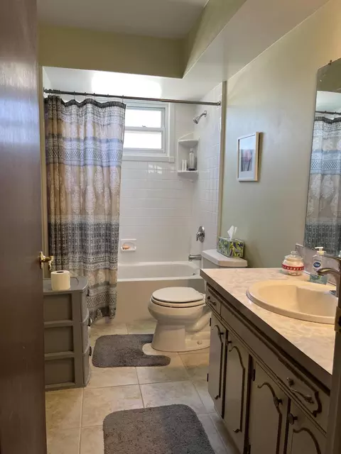 2447 Avery Dr, Troy, MI 48085 photo 22