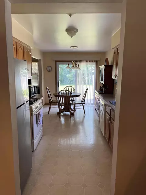 2447 Avery Dr, Troy, MI 48085 photo 10