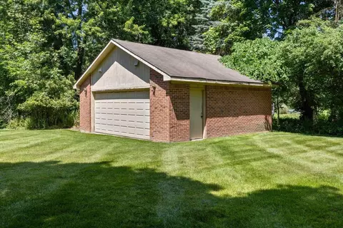 2880 W Maple Rd, Wixom, MI 48393 photo 9