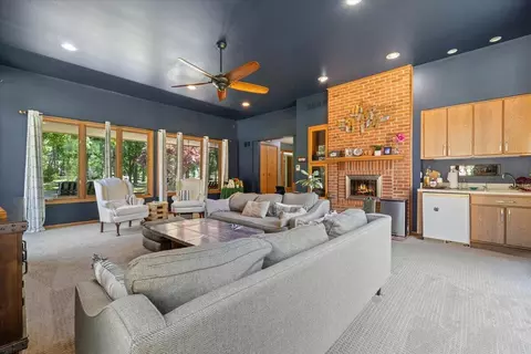 2880 W Maple Rd, Wixom, MI 48393 photo 15