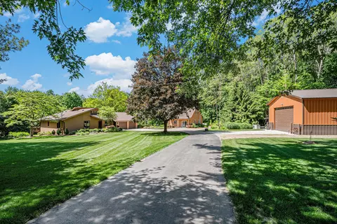 11240 36th St SE, Lowell, MI 49331