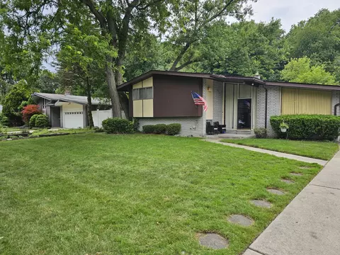 23491 Plumbrooke Dr, Southfield, MI 48075