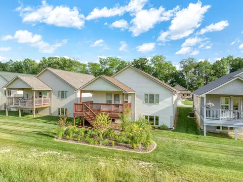 1021 Preservation Dr, Tecumseh, MI 49286 photo 2