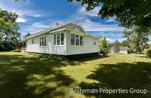 3011 W Michillinda Rd, Whitehall, MI 49461
