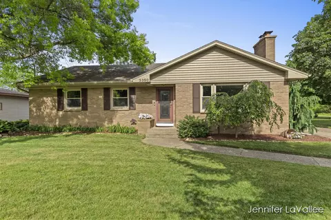 3350 Wayburn Ave SW, Grandville, MI 49418
