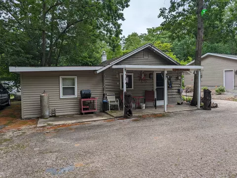 2424 N 17th St, Fountain, MI 49410