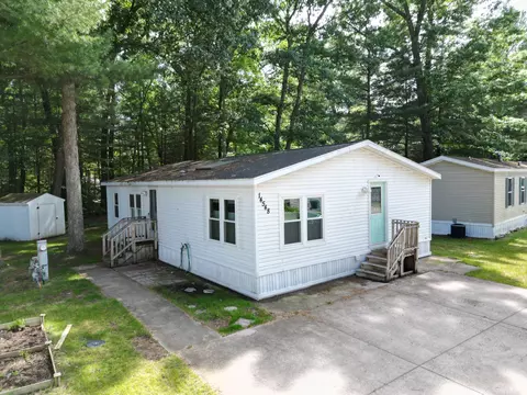 14548 Magnolia Dr, Grand Haven, MI 49417